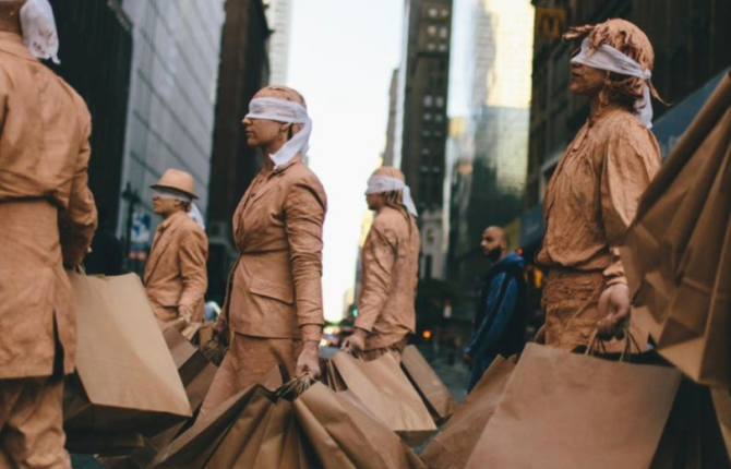 Sostenibilità e stile: come l’artigianato sfida il modello della fast fashion